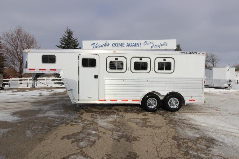 2000 Featherlite 3HR GN Horse Trailer 2000 Featherlite 3HR GN Horse Trailer