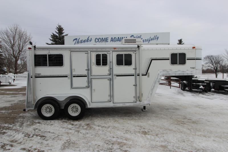 1989 Sooner 2HR Straight Load GN 4' Weekender Horse Trailer 1989 Sooner 2HR Straight Load GN 4' Weekender Horse Trailer