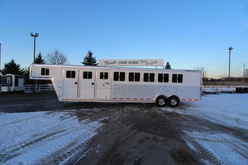 2005 Featherlite 6HR MT Horse Trailer 2005 Featherlite 6HR MT Horse Trailer