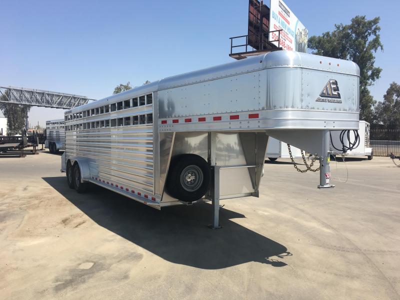 2019 Maxxd Trailers SHOW CATTLE Livestock Trailer 2019 Maxxd Trailers SHOW CATTLE Livestock Trailer