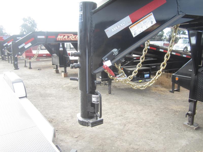 2018 Maxxd Trailers 30X102 GN HYDRAULIC DOVETAIL DUALS Equipment Trailer 2018 Maxxd Trailers 30X102 GN HYDRAULIC DOVETAIL DUALS Equipment Trailer