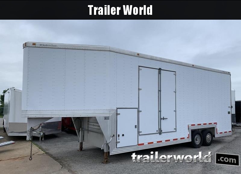 1999 Southern Classic 32' Aluminum Gooseneck Xtra Tall Enclosed Trailer 1999 Southern Classic 32' Aluminum Gooseneck Xtra Tall Enclosed Trailer