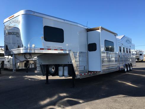 2013 Bloomer 4 Horse PC Load 17ft 9in Short Wall Horse Trailer 2013 Bloomer 4 Horse PC Load 17ft 9in Short Wall Horse Trailer