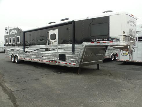 2012 Bloomer 4H 18' SW Horse Trailer 2012 Bloomer 4H 18' SW Horse Trailer