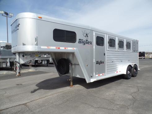 2008 Cimarron 3 Horse with 4ft Dressing Room Horse Trailer 2008 Cimarron 3 Horse with 4ft Dressing Room Horse Trailer
