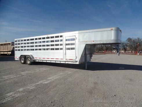1999 Featherlite 24ft Stock Trailer 1999 Featherlite 24ft Stock Trailer