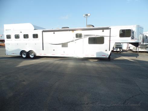 2015 Lakota 4 Horse 15ft 10in SW 7ft Slide Horse Trailer 2015 Lakota 4 Horse 15ft 10in SW 7ft Slide Horse Trailer