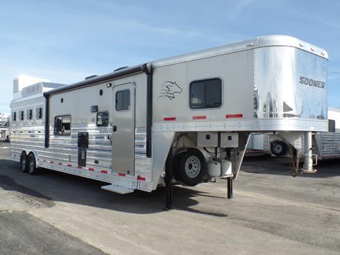 2014 Sooner 4H 14.5 ft Short Wall Horse Trailer 2014 Sooner 4H 14.5 ft Short Wall Horse Trailer