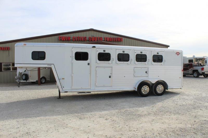 2001 Hart 4 horse slant gooseneck 2001 Hart 4 horse slant gooseneck