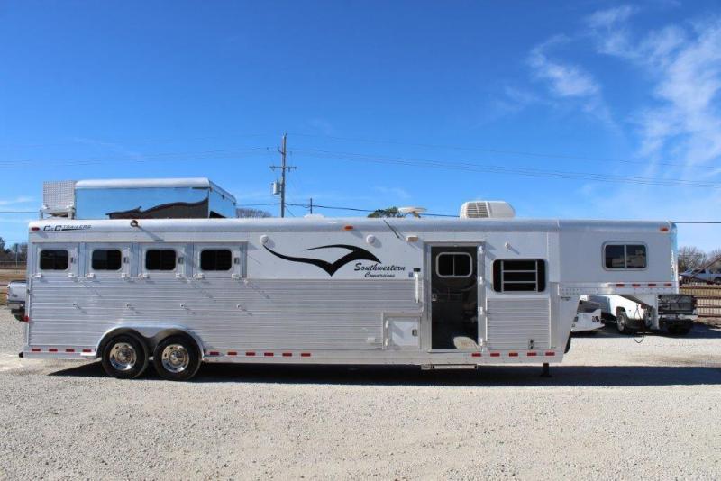 2006 C and C 4 horse with 12' Living Quarter 2006 C and C 4 horse with 12' Living Quarter