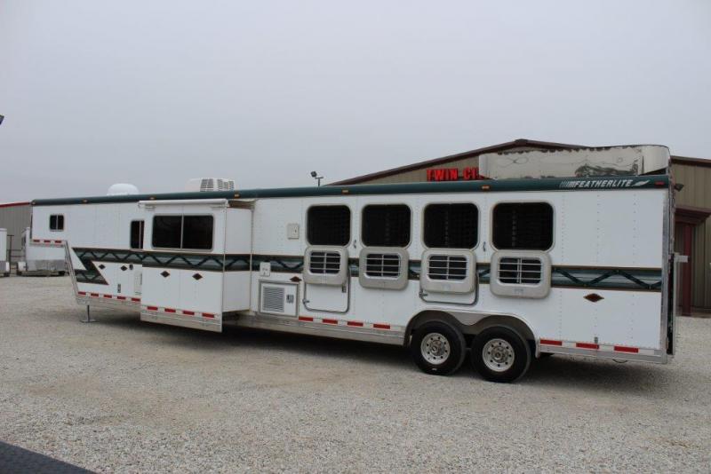 1998 Featherlite 4 horse with 15' Living Quarter 1998 Featherlite 4 horse with 15' Living Quarter