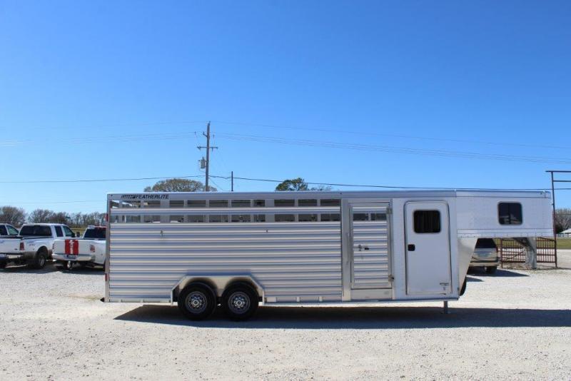 2019 Featherlite 7'6"x24 StockCombo Trailer 2019 Featherlite 7'6"x24 StockCombo Trailer