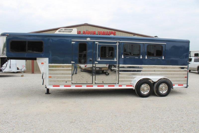 2006 Sundowner Trailers custom Horse Trailer 2006 Sundowner Trailers custom Horse Trailer