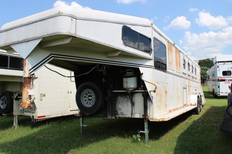 1994 Delta 4 horse slant gooseneck 1994 Delta 4 horse slant gooseneck