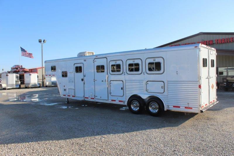 2000 Featherlite 4 horse with 10' Living Quarter 2000 Featherlite 4 horse with 10' Living Quarter