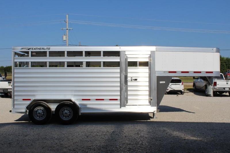 2020 Featherlite 8117 Livestock Trailer 2020 Featherlite 8117 Livestock Trailer