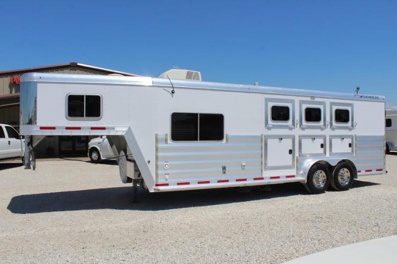 2015 Featherlite 8541 Horse Trailer 2015 Featherlite 8541 Horse Trailer