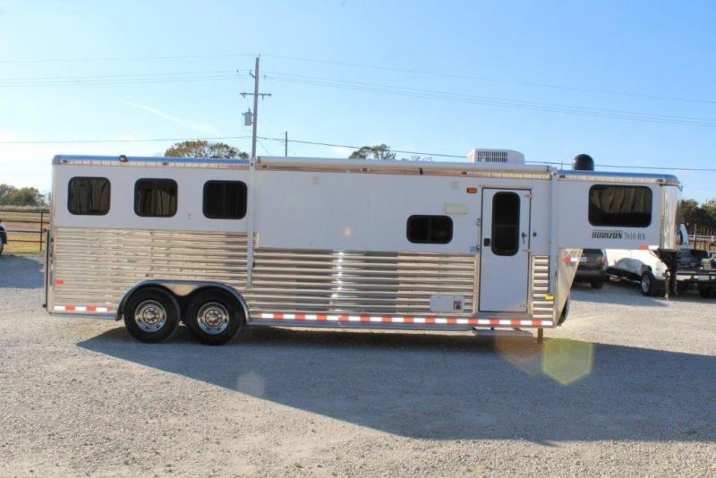 2012 Sundowner 3 horse with 10 ' Living Quarter 2012 Sundowner 3 horse with 10 ' Living Quarter