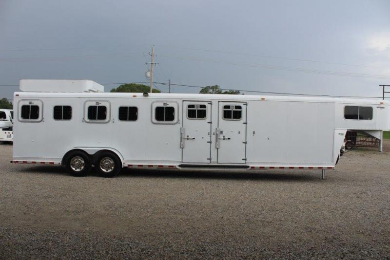 2001 Sooner 7 horse with dressing room 2001 Sooner 7 horse with dressing room