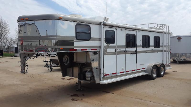 2008 Hawk Gooseneck KT25 3 Horse Slant Trailer 2008 Hawk Gooseneck KT25 3 Horse Slant Trailer