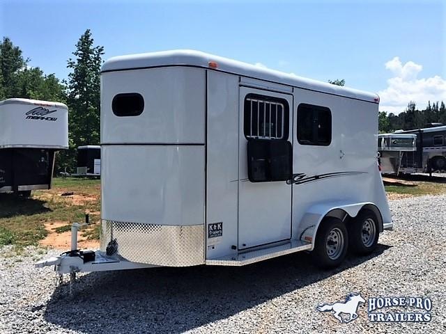 2019 Bee 2 Horse Slant Load Bumper Pull- FULLY ENCLOSED! 2019 Bee 2 Horse Slant Load Bumper Pull- FULLY ENCLOSED!