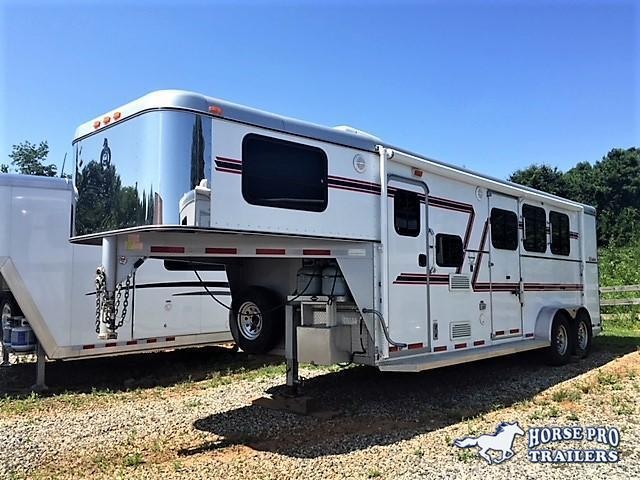 2006 Adam 3 Horse 8' Living Quarters- BRAND NEW TIRES! 2006 Adam 3 Horse 8' Living Quarters- BRAND NEW TIRES!