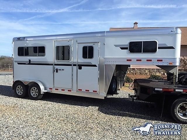 2020 4-Star 2 Horse Straight Load Gooseneck- WERM FLOORING! 2020 4-Star 2 Horse Straight Load Gooseneck- WERM FLOORING!