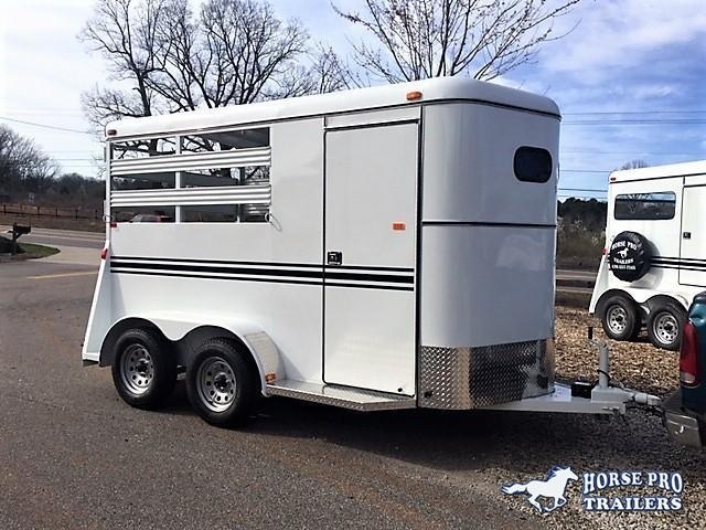 2018 Bee 2 Horse Slant Load Bumper Pull w/Stock Sides 2018 Bee 2 Horse Slant Load Bumper Pull w/Stock Sides