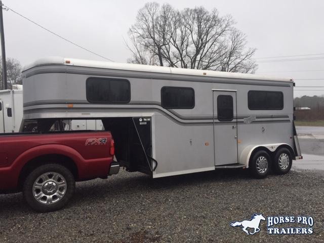 2005 Kingston Trailers Inc. Thoroughbred Horse Trailer 2005 Kingston Trailers Inc. Thoroughbred Horse Trailer