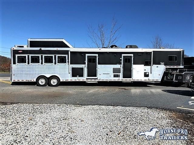 2009 Hart 4 Horse 18' Outlaw Living Quarters w/Slide Out OUTSIDE ENTERTAINMENT CENTER GENERATOR & MUCH MORE!! 2009 Hart 4 Horse 18' Outlaw Living Quarters w/Slide Out OUTSIDE ENTERTAINMENT CENTER GENERATOR & MUCH MORE!!