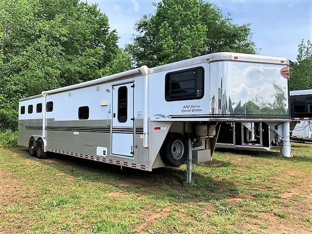 2003 Sundowner 4 Horse 12' Living Quarters- ALL ALUMINUM! 2003 Sundowner 4 Horse 12' Living Quarters- ALL ALUMINUM!