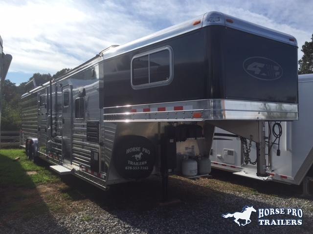 2015 4-Star Stock Combo 11' Sierra Living Quarters w/Roller Gate 2015 4-Star Stock Combo 11' Sierra Living Quarters w/Roller Gate