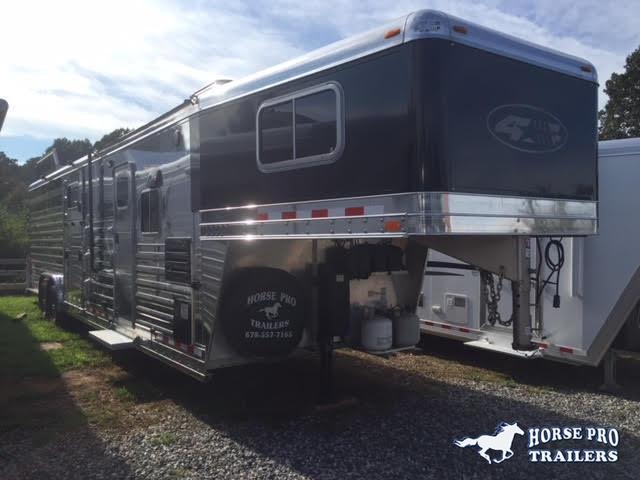 2015 4-Star Trailers Stock Combo 11 LQ Roller gate Horse Trailer 2015 4-Star Trailers Stock Combo 11 LQ Roller gate Horse Trailer