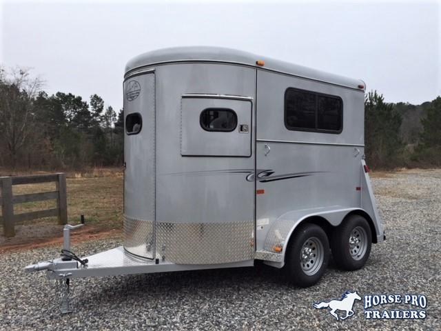 2019 Bee 2 Horse Straight Load Bumper Pull w/Walk-Thru Door 2019 Bee 2 Horse Straight Load Bumper Pull w/Walk-Thru Door