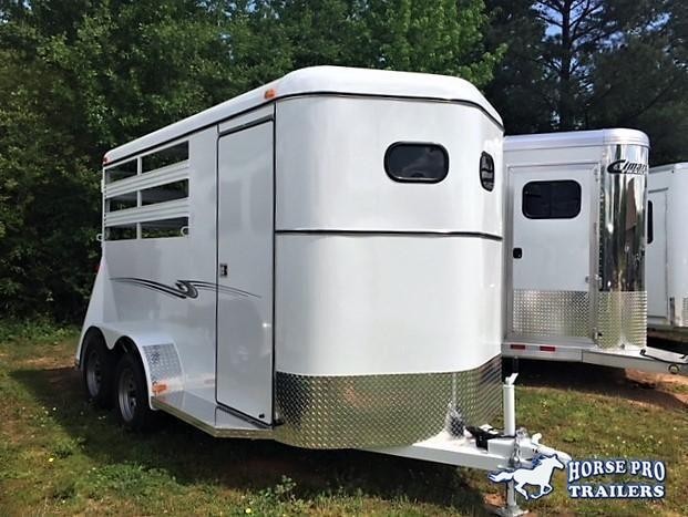 2020 Bee 2 Horse Slant Load Bumper Pull w/Escape Door 2020 Bee 2 Horse Slant Load Bumper Pull w/Escape Door