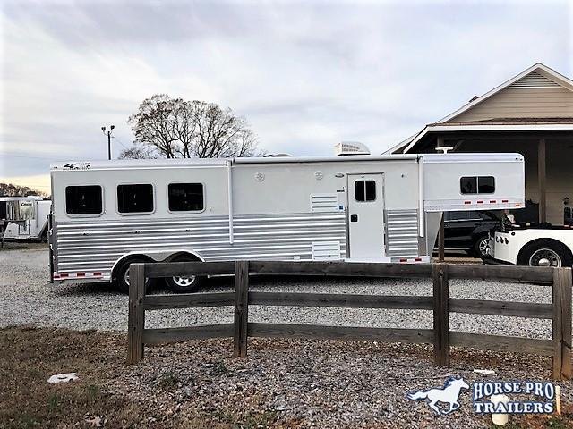 2019 4-Star 3 Horse 10'6 Outback Living Quarters w/RAMP 2019 4-Star 3 Horse 10'6 Outback Living Quarters w/RAMP