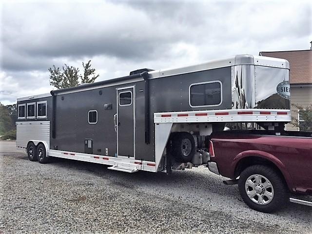 2018 Sierra 3 Horse 14'6 Living Quarters w/SLIDE OUT DUAL ENTRY & GENERATOR 2018 Sierra 3 Horse 14'6 Living Quarters w/SLIDE OUT DUAL ENTRY & GENERATOR