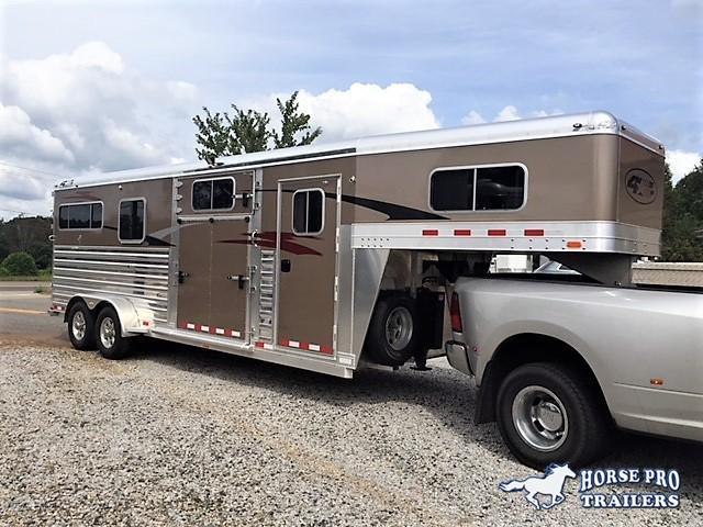 2020 4-Star 2+1 Gooseneck w/HYDRAULIC JACK & QUIET RIDE! 2020 4-Star 2+1 Gooseneck w/HYDRAULIC JACK & QUIET RIDE!