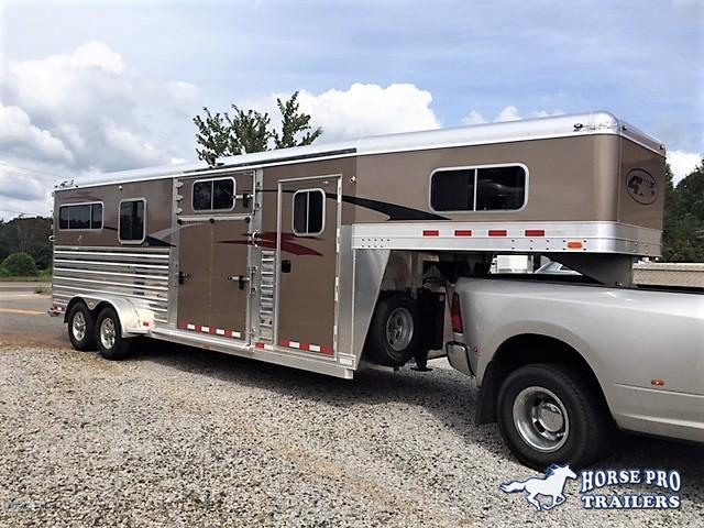 2020 4-Star 2+1 Gooseneck w/HYDRAULIC JACK & QUIET RIDE! 2020 4-Star 2+1 Gooseneck w/HYDRAULIC JACK & QUIET RIDE!