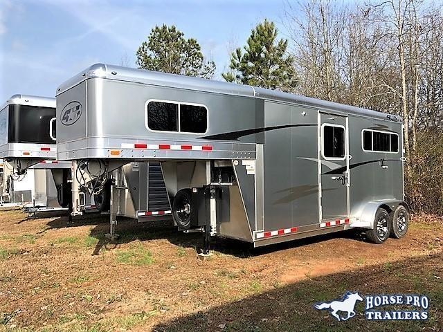 2020 4-Star 2 Horse Straight Load Gooseneck w/5' DRESSING ROOM & HYDRAULIC JACK! 2020 4-Star 2 Horse Straight Load Gooseneck w/5' DRESSING ROOM & HYDRAULIC JACK!