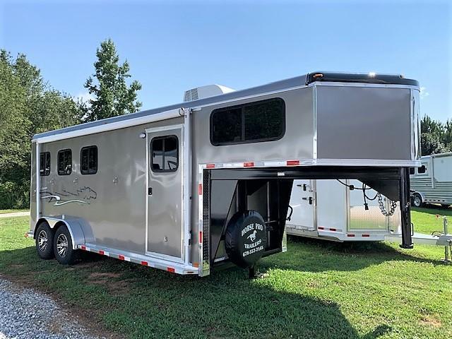 2020 Homesteader 3 Horse Slant Load Gooseneck w/AWNING & A/C! 2020 Homesteader 3 Horse Slant Load Gooseneck w/AWNING & A/C!