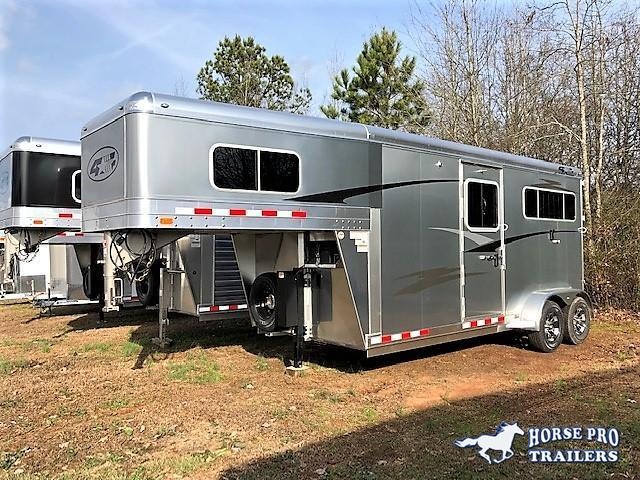 2019 4-Star 2 Horse Straight Load Gooseneck w/5' DRESSING ROOM & HYDRAULIC JACK! 2019 4-Star 2 Horse Straight Load Gooseneck w/5' DRESSING ROOM & HYDRAULIC JACK!