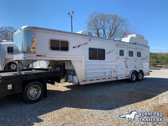 2016 Platinum 3 Horse 8'6 Sierra Living Quarters 2016 Platinum 3 Horse 8'6 Sierra Living Quarters