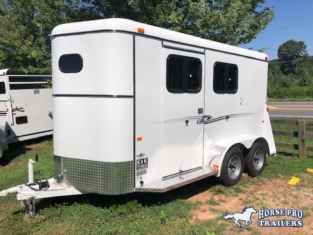 2019 Bee 2 Horse Slant Load Bumper Pull- FULLY ENCLOSED! 2019 Bee 2 Horse Slant Load Bumper Pull- FULLY ENCLOSED!