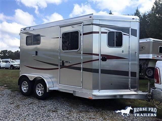 2020 4-Star 2 Horse Straight Load Bumper Pull w/INSULATION & FANS! 2020 4-Star 2 Horse Straight Load Bumper Pull w/INSULATION & FANS!