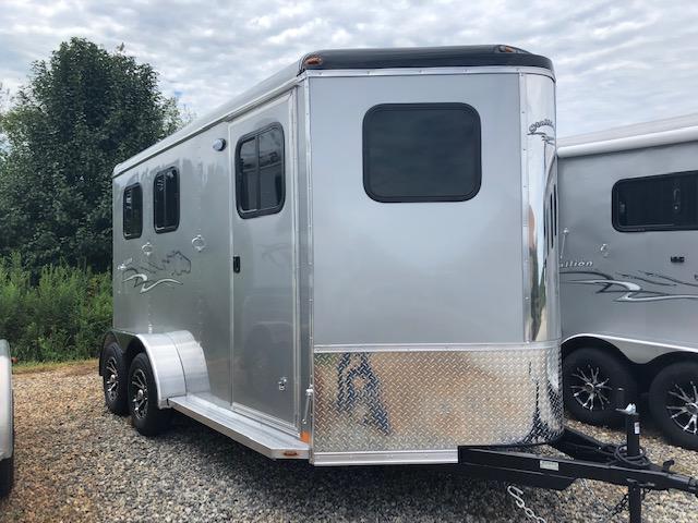 2020 Homesteader 2 Horse Slant Bumper Pull 2020 Homesteader 2 Horse Slant Bumper Pull