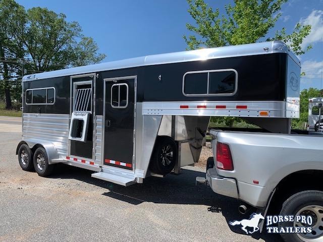 2020 4-Star 2 Horse Straight Load Gooseneck-XL Stalls & WERM FLOORING! 2020 4-Star 2 Horse Straight Load Gooseneck-XL Stalls & WERM FLOORING!
