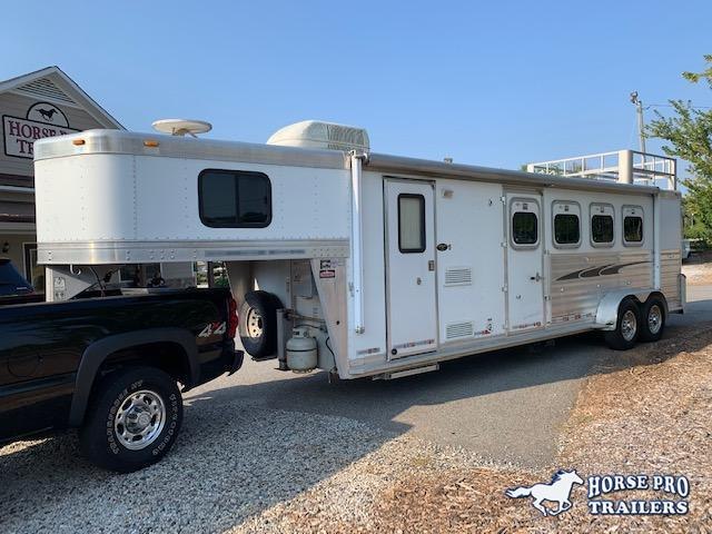 2004 Cherokee 4 Horse 8' OutLaw Living Quarters w/HAYRACK 2004 Cherokee 4 Horse 8' OutLaw Living Quarters w/HAYRACK