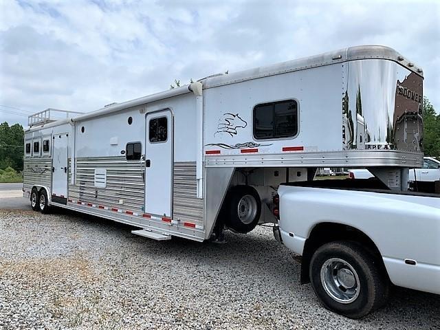 2014 Sooner 3 Horse 18'6 Sierra Living Quarters w/12' SLIDEOUT & SIDE RAMP! 2014 Sooner 3 Horse 18'6 Sierra Living Quarters w/12' SLIDEOUT & SIDE RAMP!