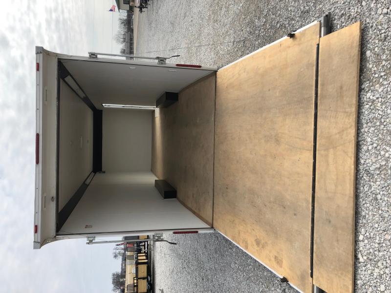 2017 United 8.5'x28' 2017 United 8.5'x28'